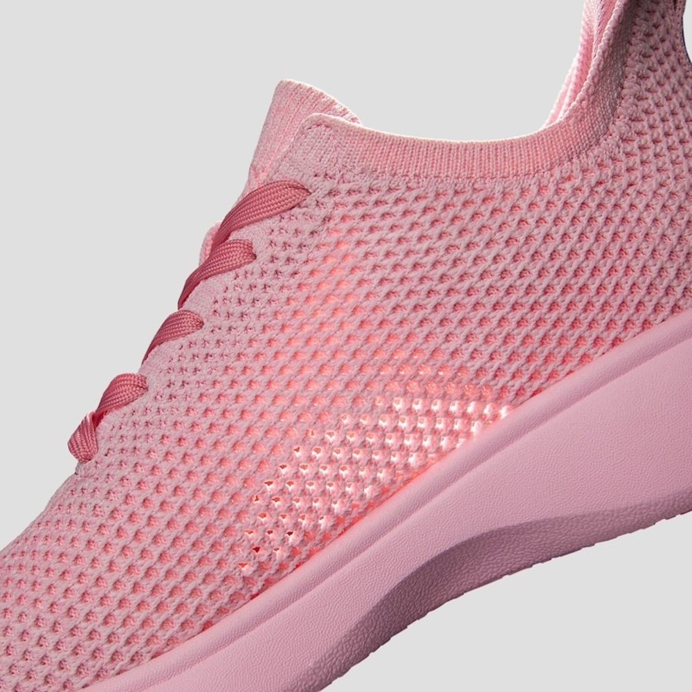 Slip on tennis shoes NWOT